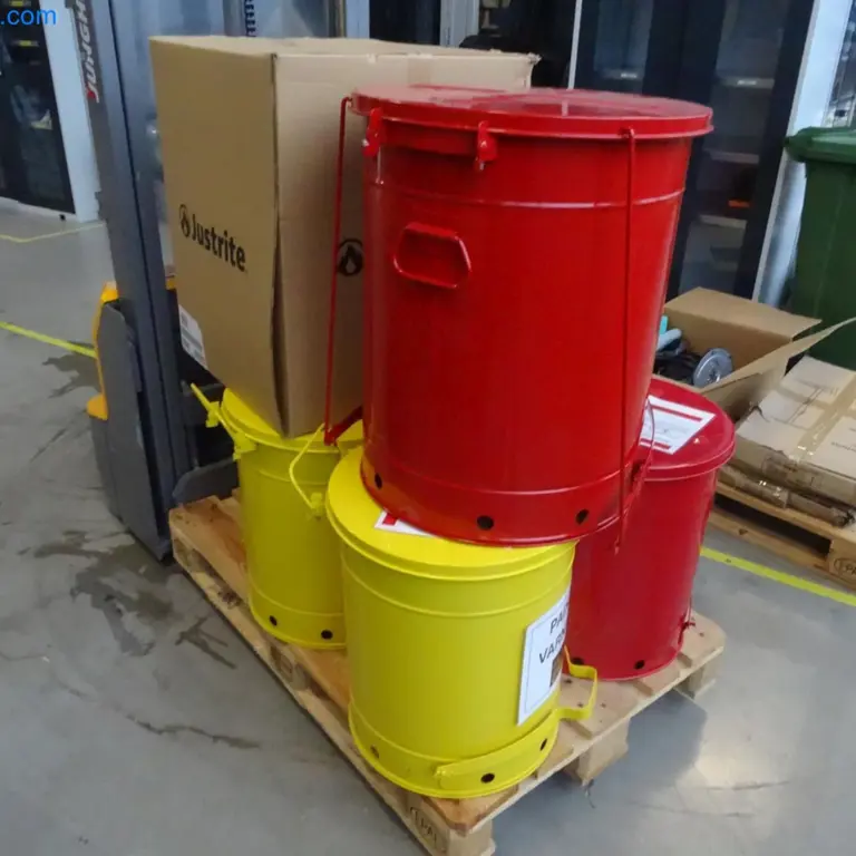 6 Brandschutzbehälter Justrite 9700