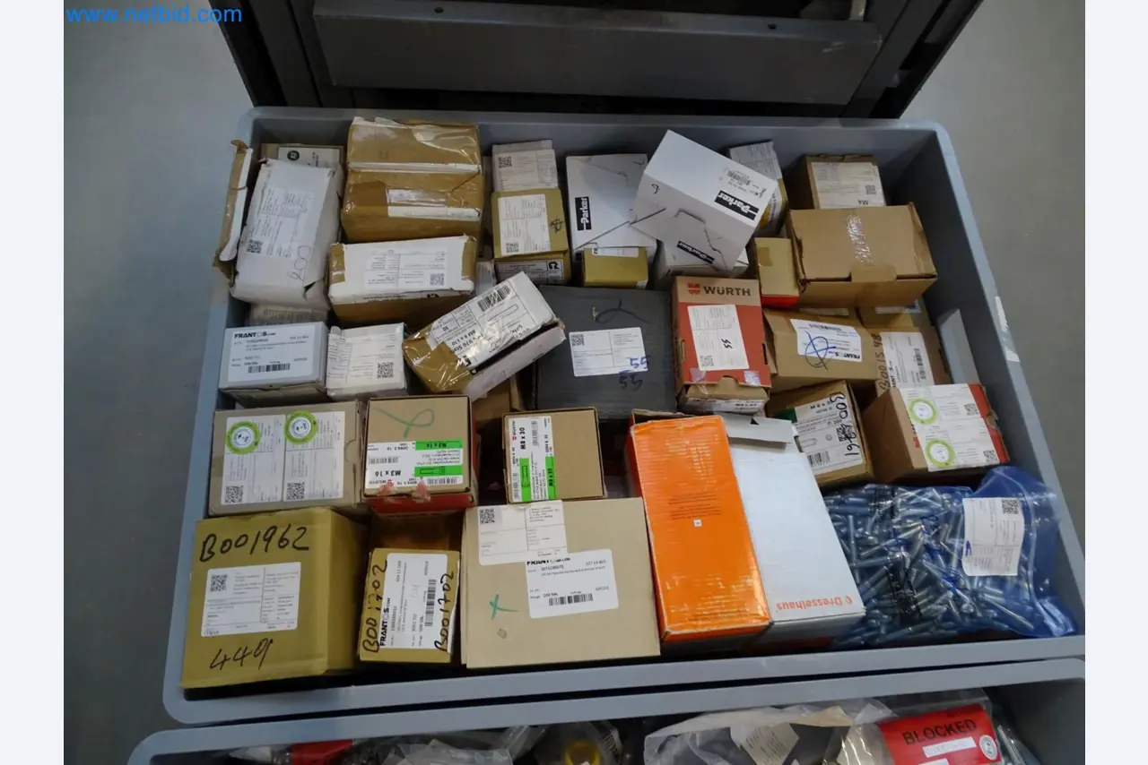 LILIUM eAircraft GmbH / LILIUM GmbH ; machines, installations d'essai et équipements d'exploitation pour la fabrication d'eVTOL-4