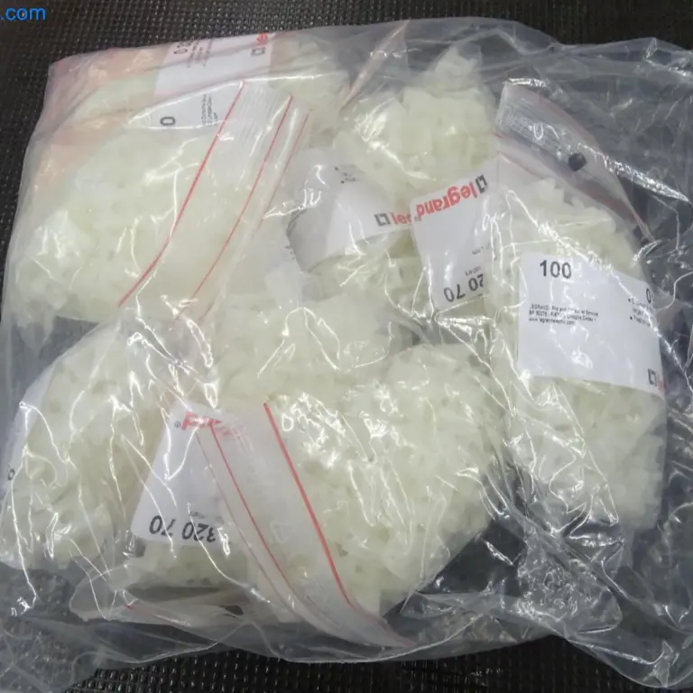 Lote de pasacables atornillables Legrand