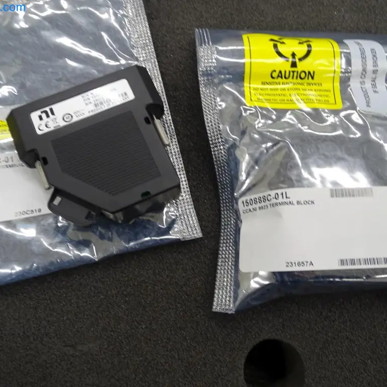 2 Bloques de conexión térmica NI National Instruments NI 9923