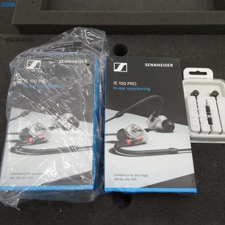 3 Auriculares Sennheiser, Samsung IE 100 Pro / HS1303