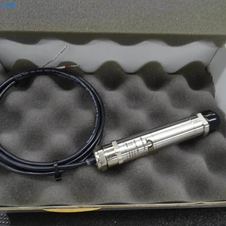 2 Infrarot-Temperatur- Sensoren Omega OS801-LT, OS-210 Series