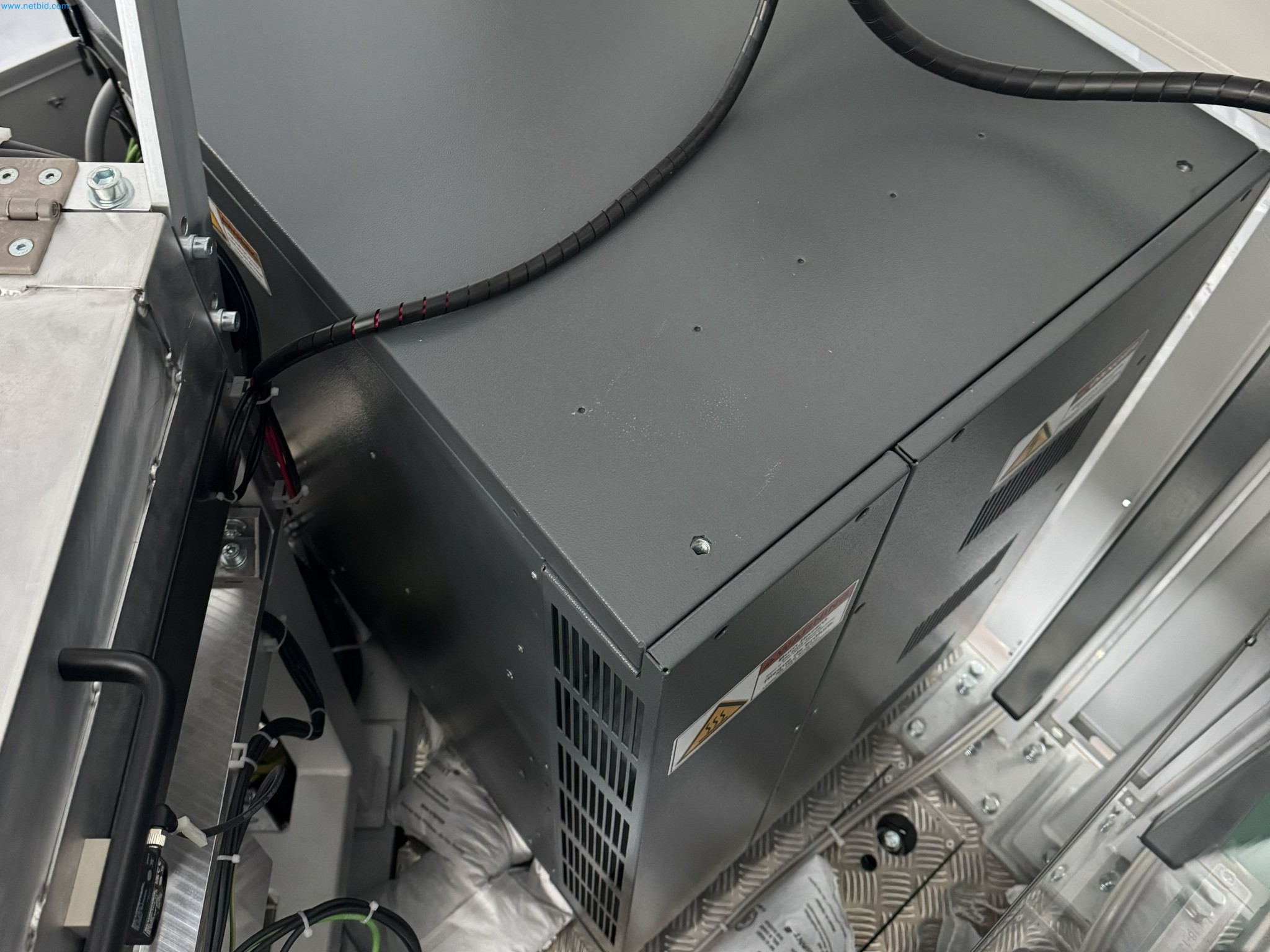 LILIUM eAircraft GmbH / Aftersale of pouch battery cell welding system and dual office container system-38