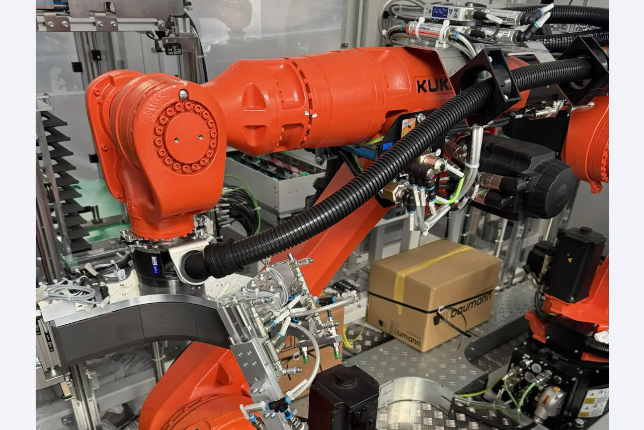 LILIUM eAircraft GmbH / Aftersale of pouch battery cell welding system and dual office container system-41