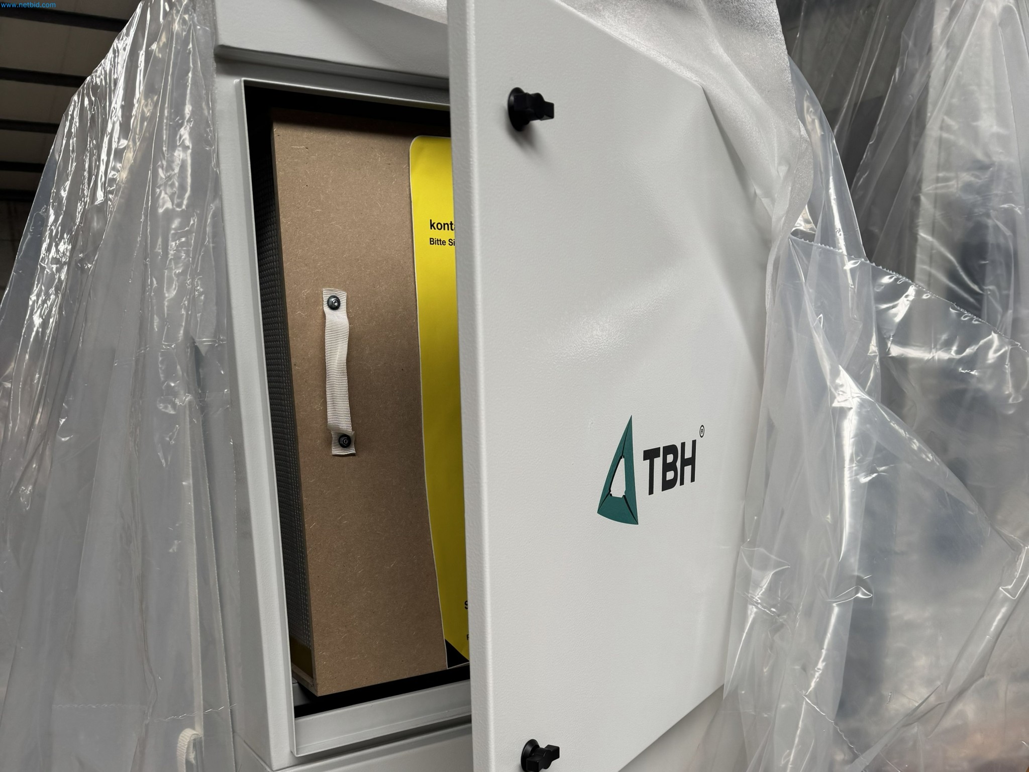 LILIUM eAircraft GmbH / Aftersale of pouch battery cell welding system and dual office container system-87