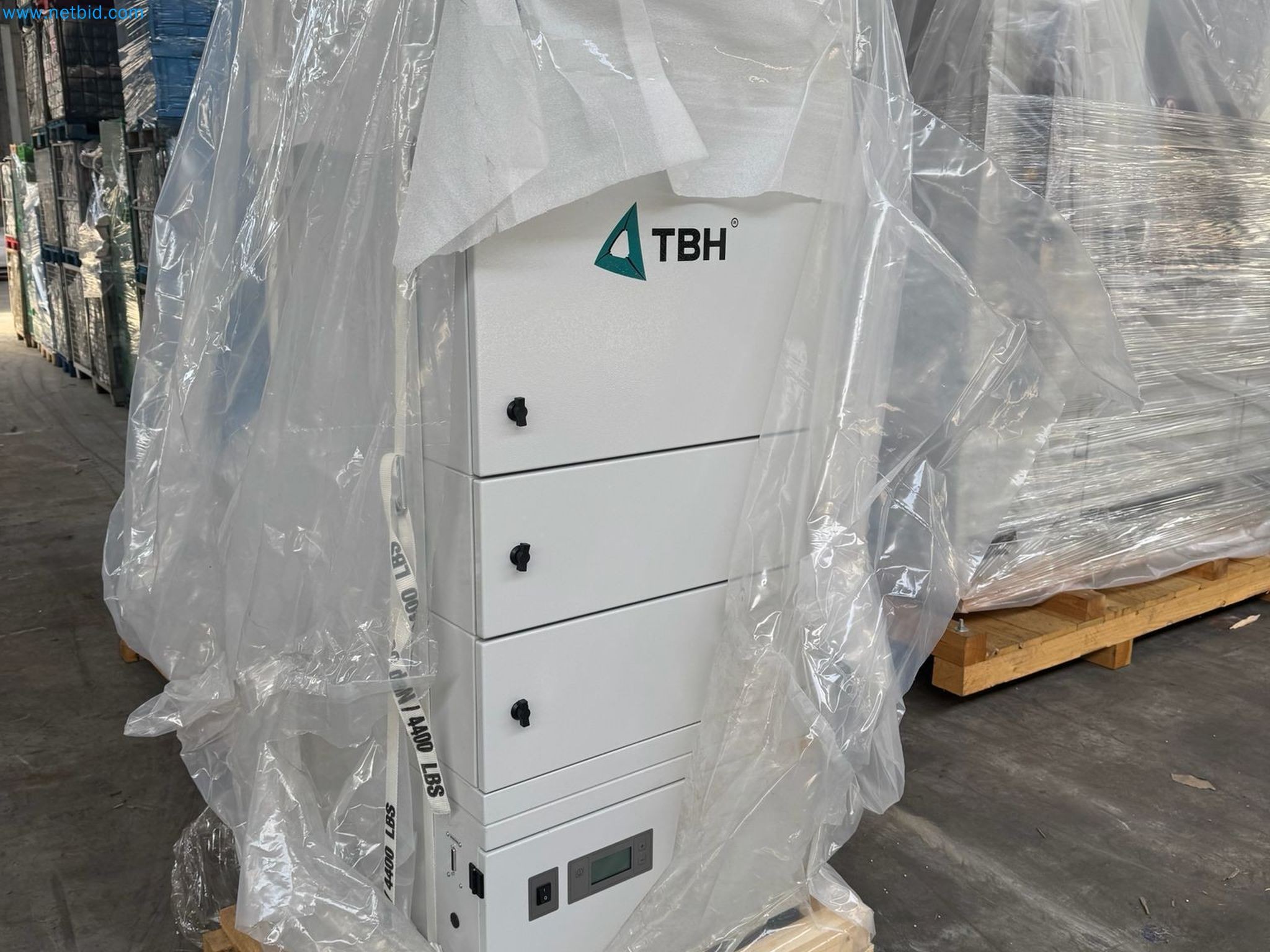LILIUM eAircraft GmbH / Aftersale of pouch battery cell welding system and dual office container system-9