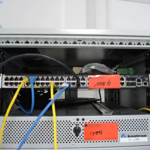 Přepínač Aruba 2930M JL323A