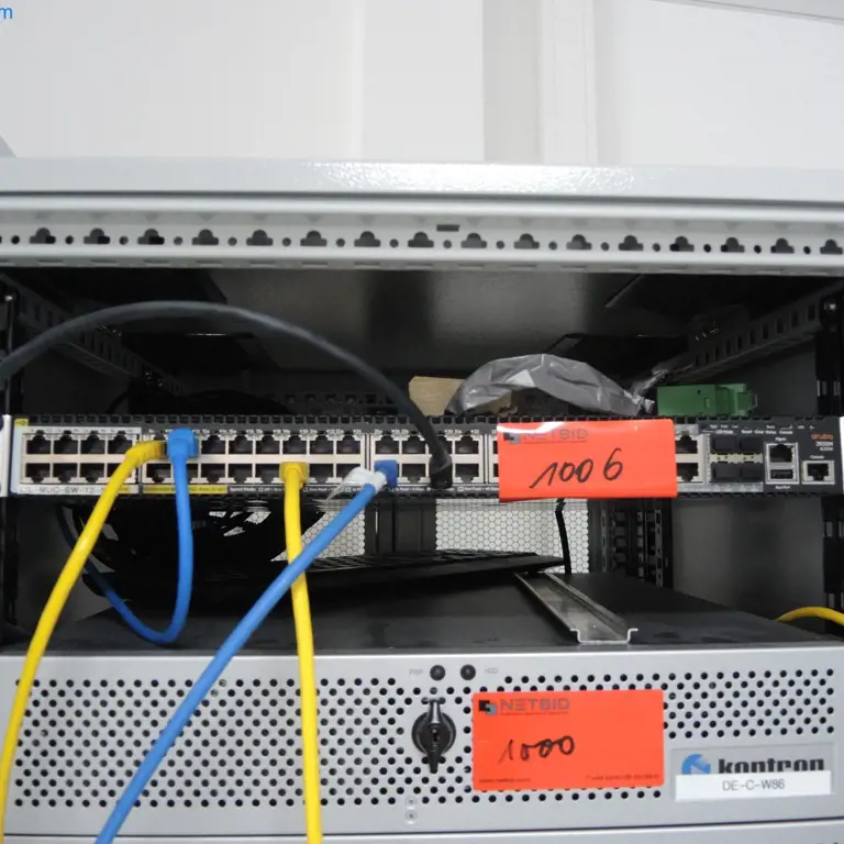 Přepínač Aruba 2930M JL323A