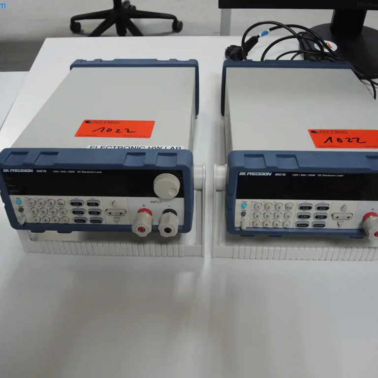 2 Elektronické zátěže BK Precision 8601B