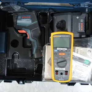 Infračervený teploměr Bosch GIS1000C