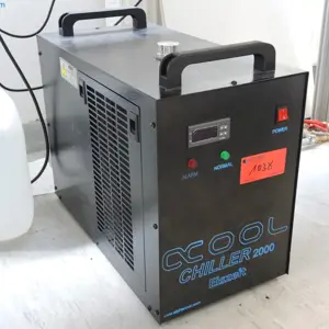 Chladicí jednotka Alphacool Chiller 2000 Eiszeit