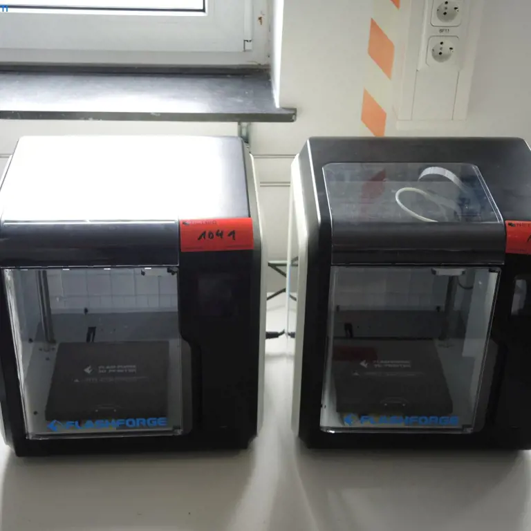 2 3D tiskárna Flashforge Adventure 3