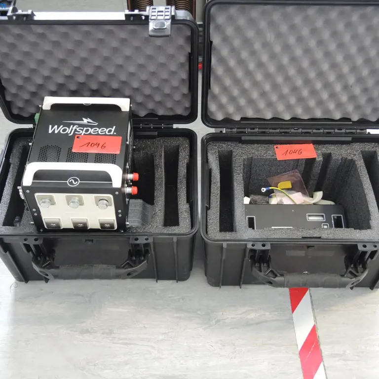 Motorová pohonná jednotka / Vysoce výkonný duální 3fázový měnič Wolfspeed XM3 Dual Inverter Controller V1.2A