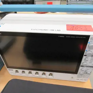 Osciloskop za mešane signale Tektronix MSO56B