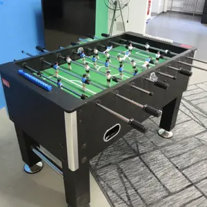 2 Stůl na stolní fotbal