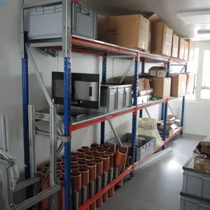 Regali s širokim razponom (razstavljeni na paletah) Kaiser + Kraft