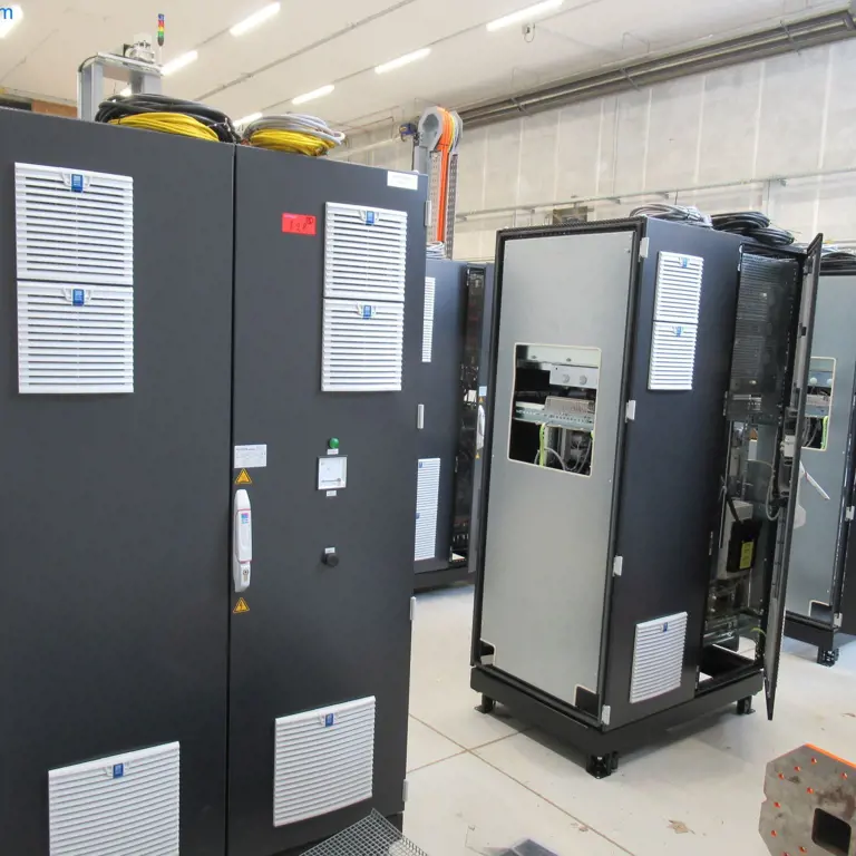 Alimentation en courant continu / DC Power Supply 650 kW (déjà démonté) HeidenPower