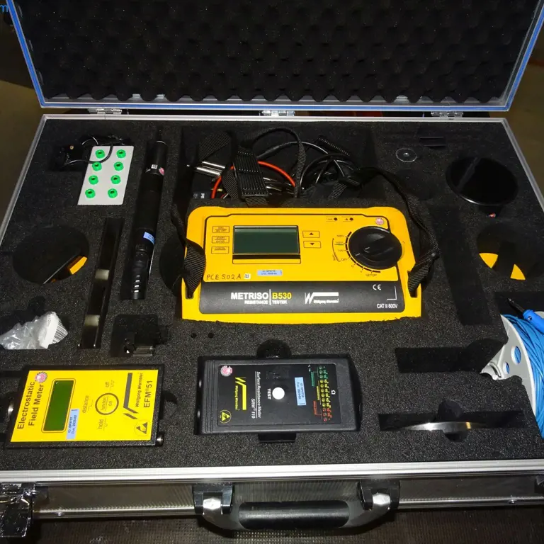Tester za elektrostatične razelektritve/ ISDS (HT00482-001) Wolfgang Warmbier Metriso B530 Resistence Tester CAT II 600 V