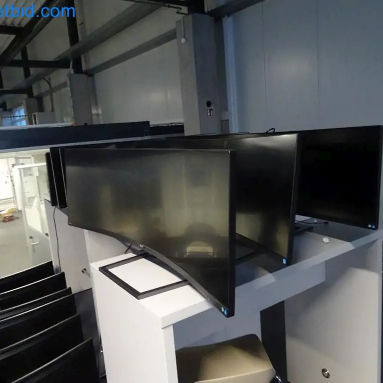 13 Monitores curvos de 49 Philips Brilliance 499P9