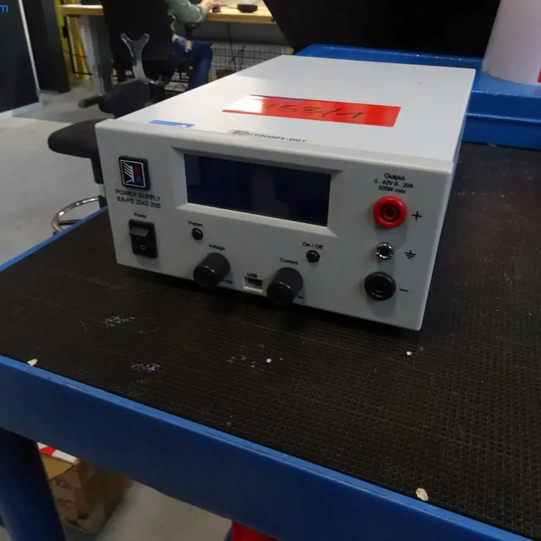 Laboratorijska napajalna enota EA PS2042-20B
