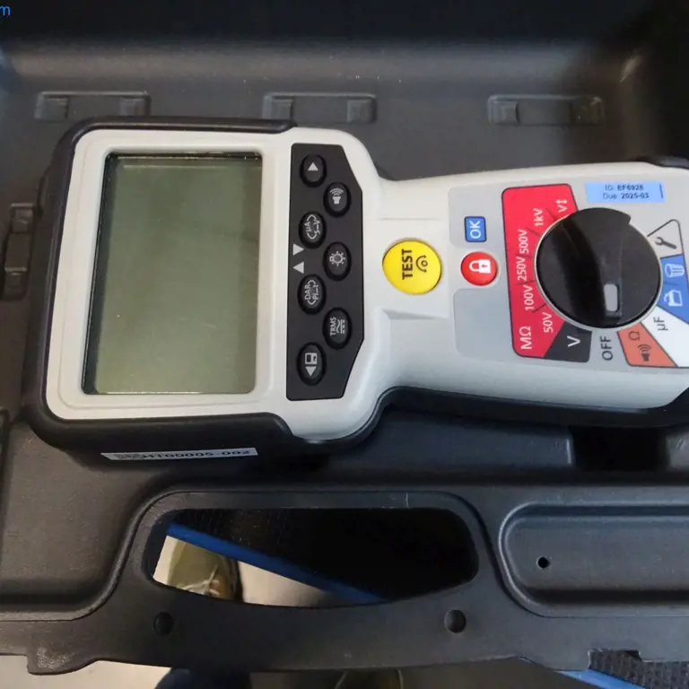 Naprava za merjenje izolacije Megger MIT420/2