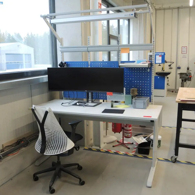 Mesa de trabajo (sin monitor) Treston