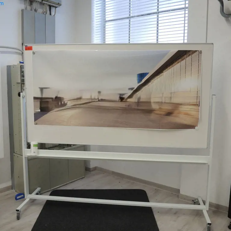 3 tableaux blancs mobiles