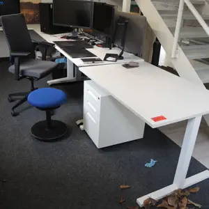 Lot de mobilier de bureau