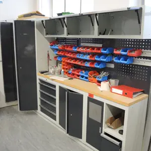 Ligne d'armoires d'atelier (avec contenu)