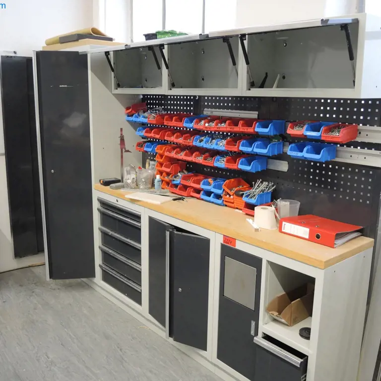 Ligne d'armoires d'atelier (avec contenu)