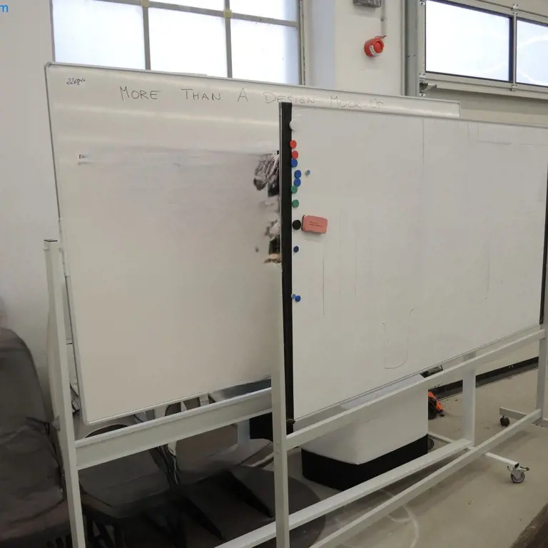 2 mobile Whiteboards
