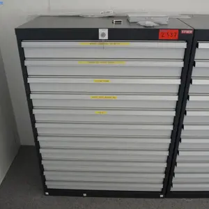 Teleskopska omara s predali (z vsebino) Stier