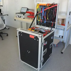 mobilni kovček za orodje (z vsebino / mobilni laboratorij)