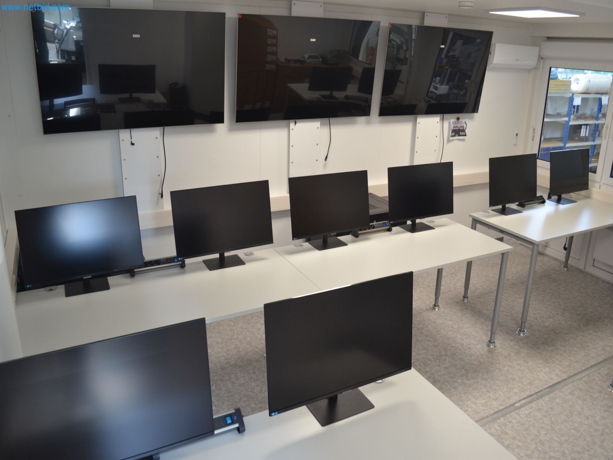 LILIUM eAircraft GmbH / Aftersale of pouch battery cell welding system and dual office container system-5