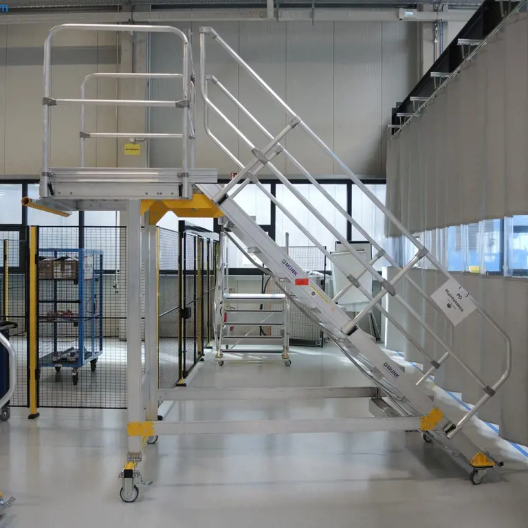 Mobilne aluminiowe schody platformowe Munk