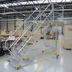 Mobilno stopnišče z aluminijastim podestom Munk