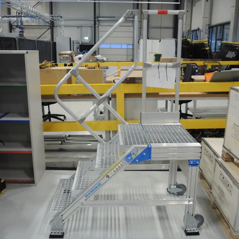 Escalera de plataforma de aluminio Zarges