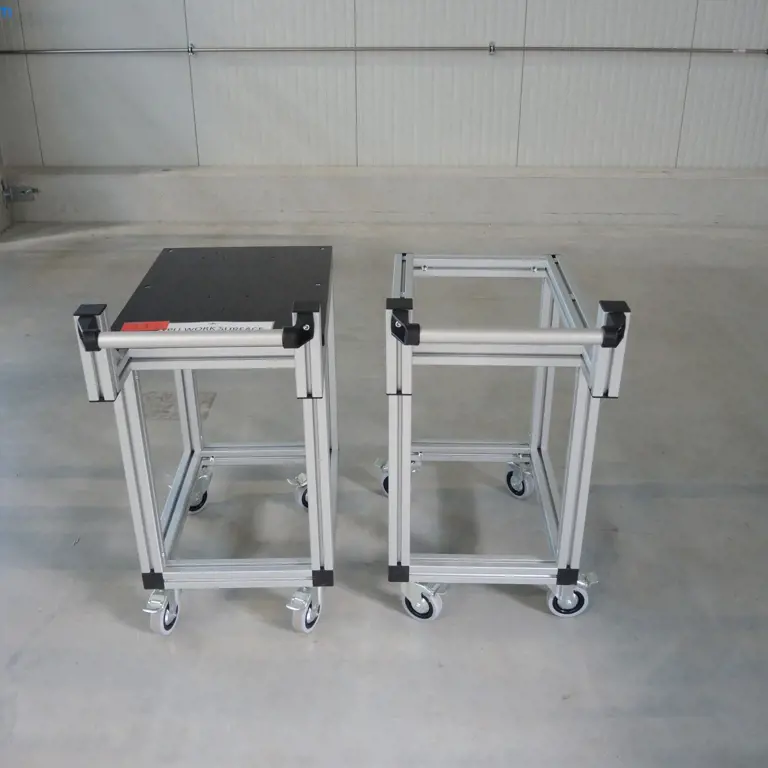 2 Tischwagen (Zuschlag unter Vorbehalt)