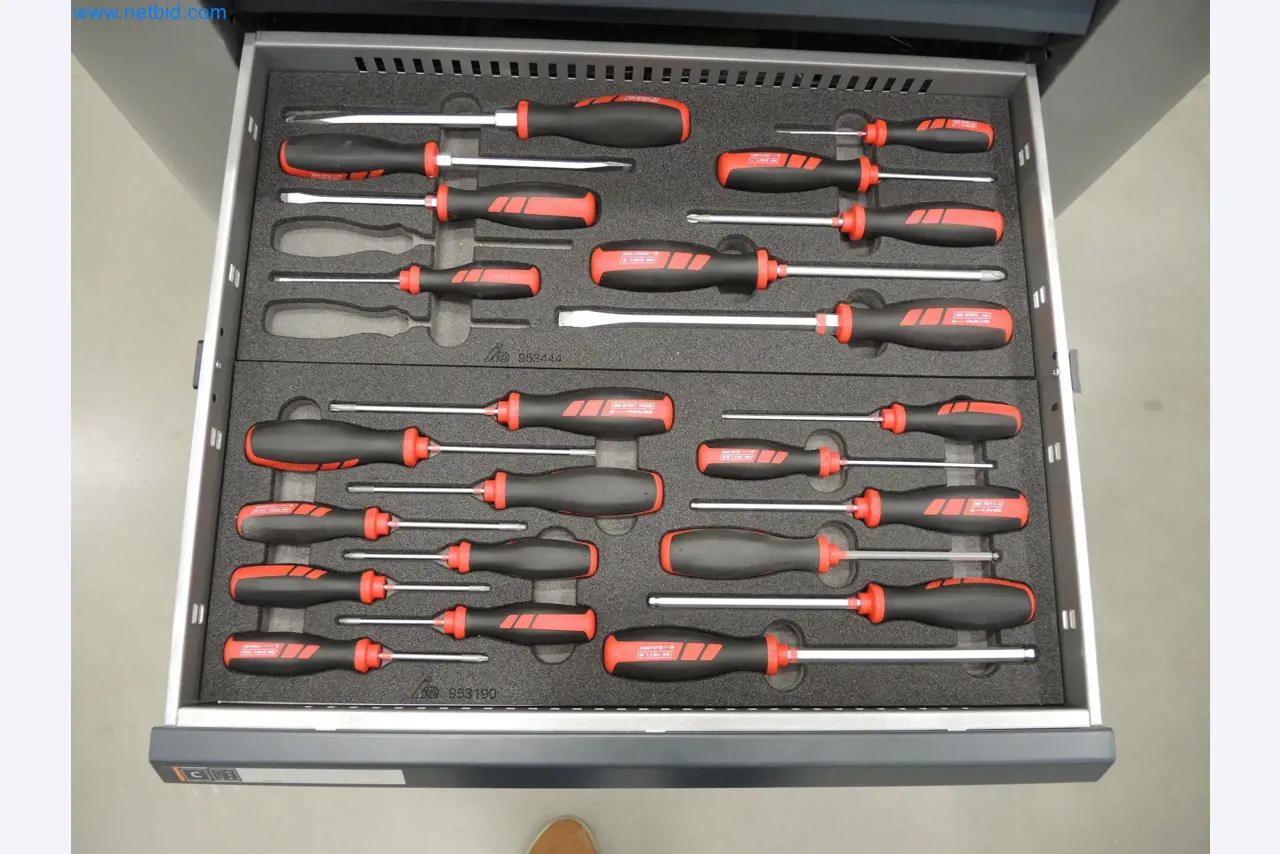 LILIUM eAircraft GmbH / LILIUM GmbH; máquinas, sistemas de prueba y equipos operativos para la producción de eVTOLs-6