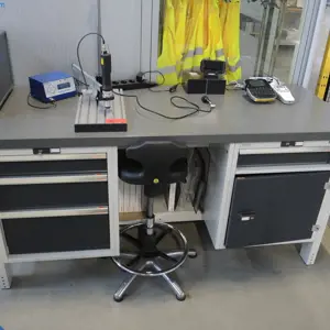 2 Établis (SANS autres objets visibles) Garant