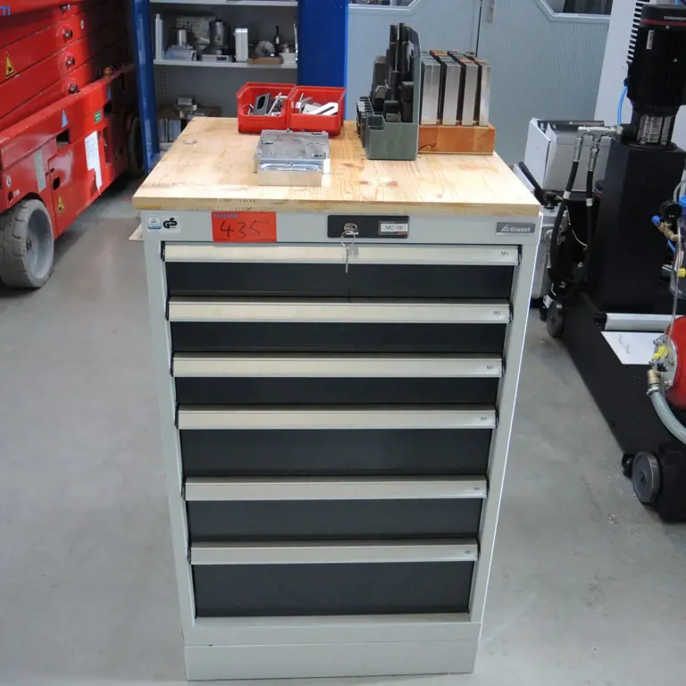 Kovinska omara s predali (z vsebino) Garant