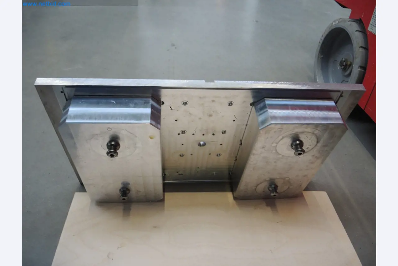 LILIUM eAircraft GmbH / LILIUM GmbH; machines, test systems and operating equipment for the production of eVTOLs-5