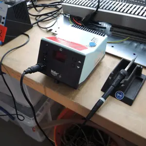 Pájecí stanice Weller WSD 81 i