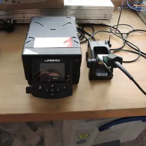 Pájecí stanice JBC DDE-2B