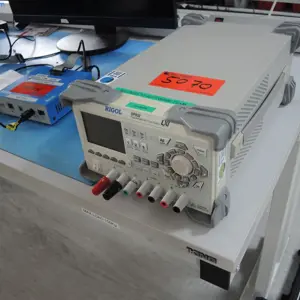 Laboratorní napájecí jednotka (SW00006) Rigol DP832