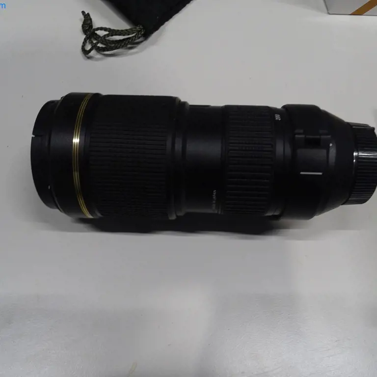 Objektiv pro makrofotografii Tamron A001NII