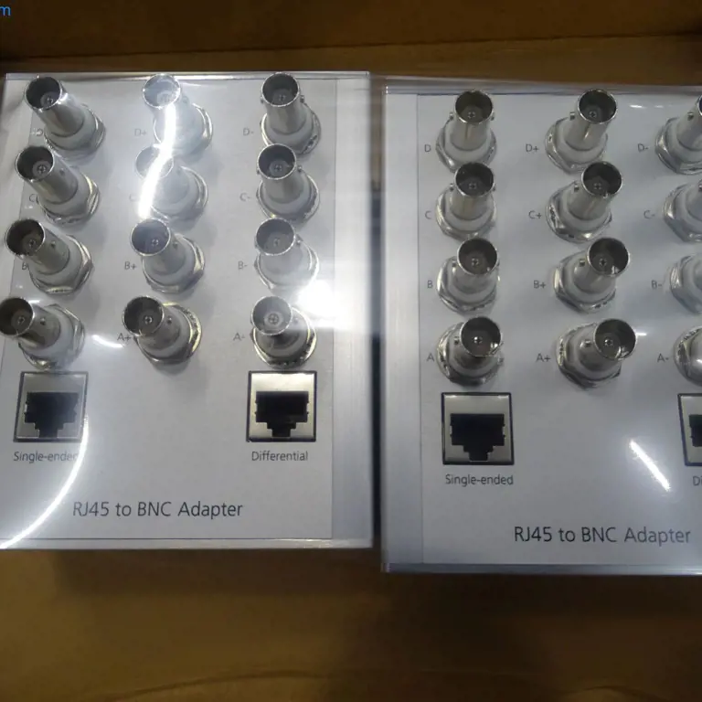 4 RJ45 naar BNC-adapter (zo goed als nieuw OVP) Speedgoat IO334 I/O Box