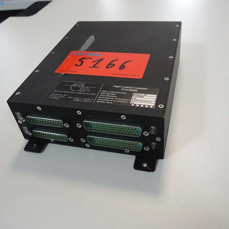Vluchtbesturingscomputer (NIET voor de vlucht) (toeslag onderhevig aan verandering) AEE Aircraft Electronic Engineering FCC9900