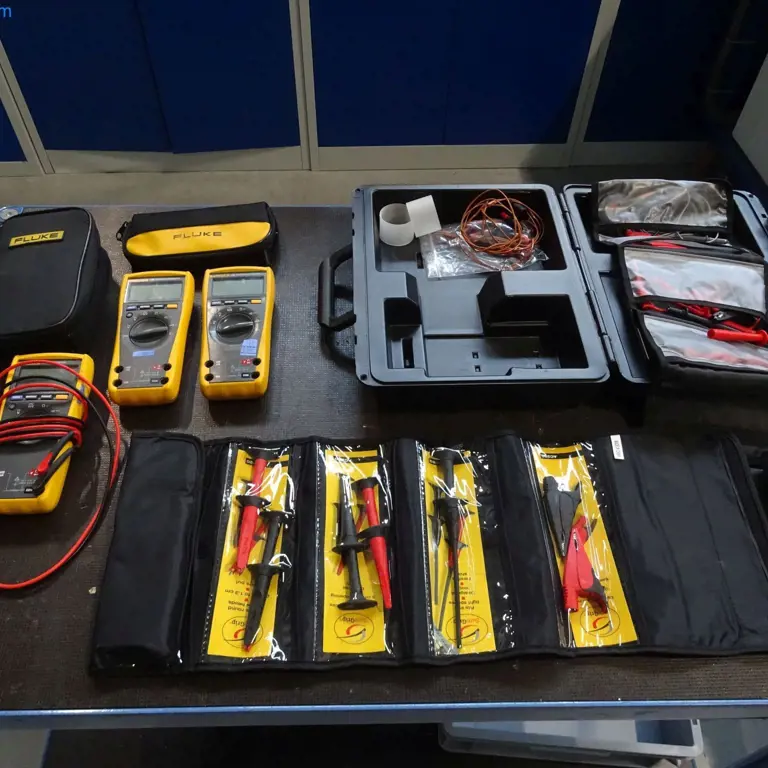 3 Multimeter Fluke 175 / 77