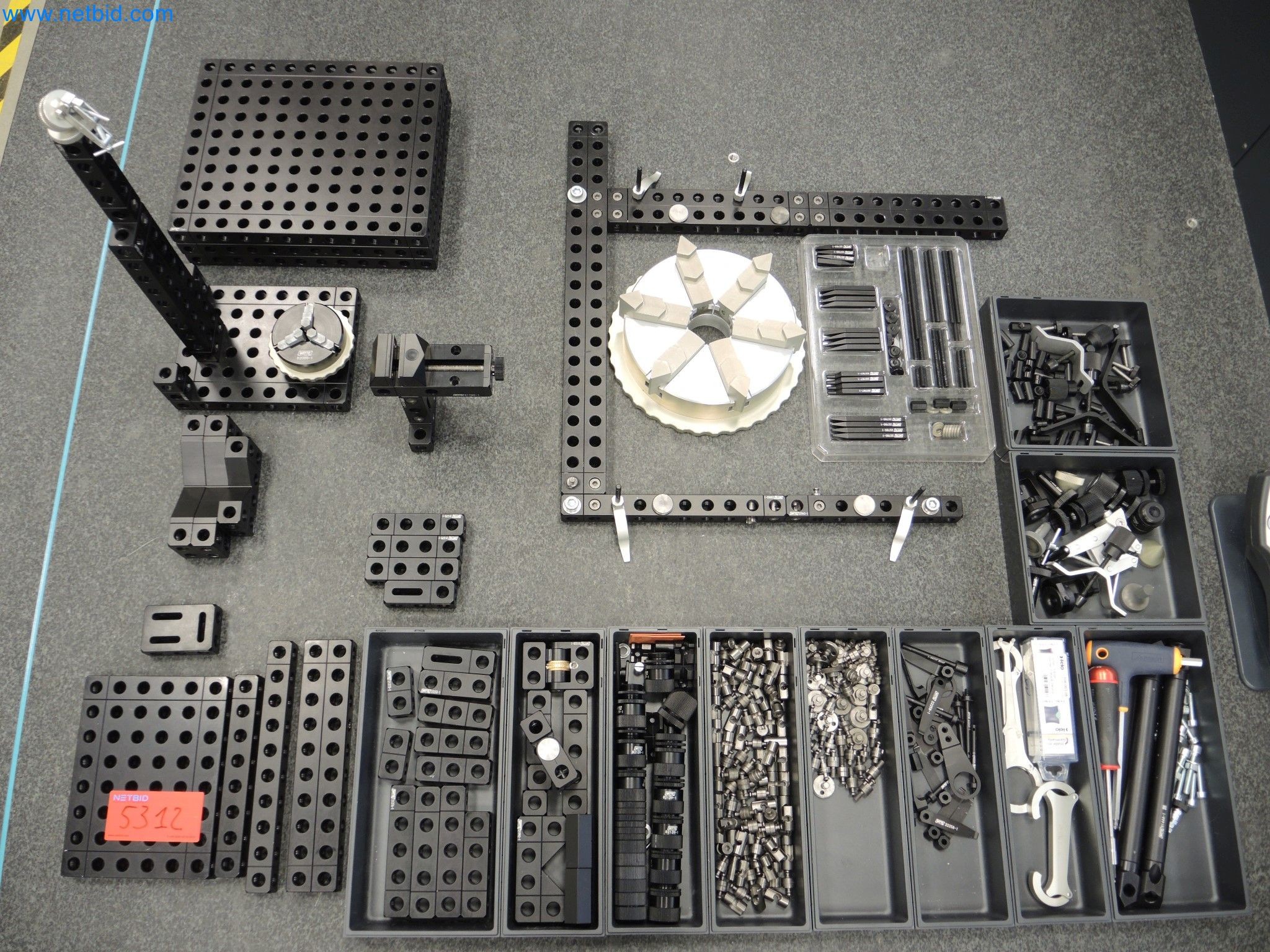LILIUM eAircraft GmbH / LILIUM GmbH; maszyny, systemy testowe i sprzęt operacyjny do produkcji eVTOLs-1